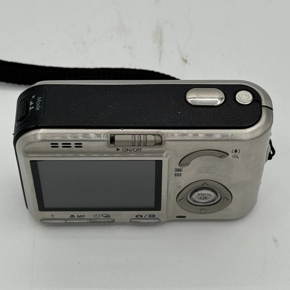 HP Photosmart R817 Digital Camera 5.1MP Pentax 5x Optical Zoom Silver Digicam